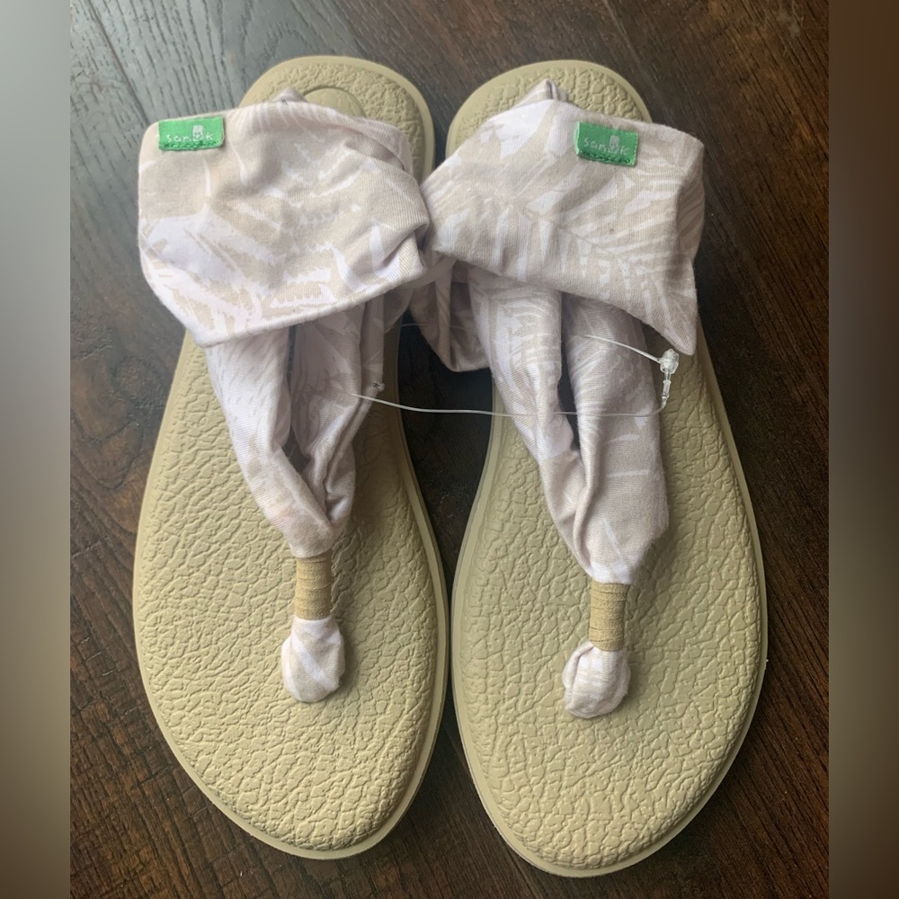 Sanuk slings